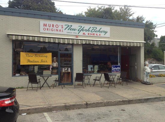 Muro's Original New York Bakery and Deli